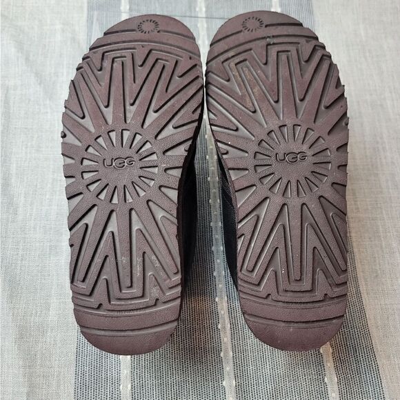 UGG Australia Men's Neumel Chukka Boots - Picture 10 of 11